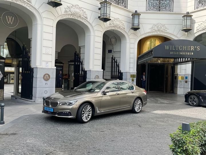 Airport Limo Service Amsterdam — Luxury Airport Transfers