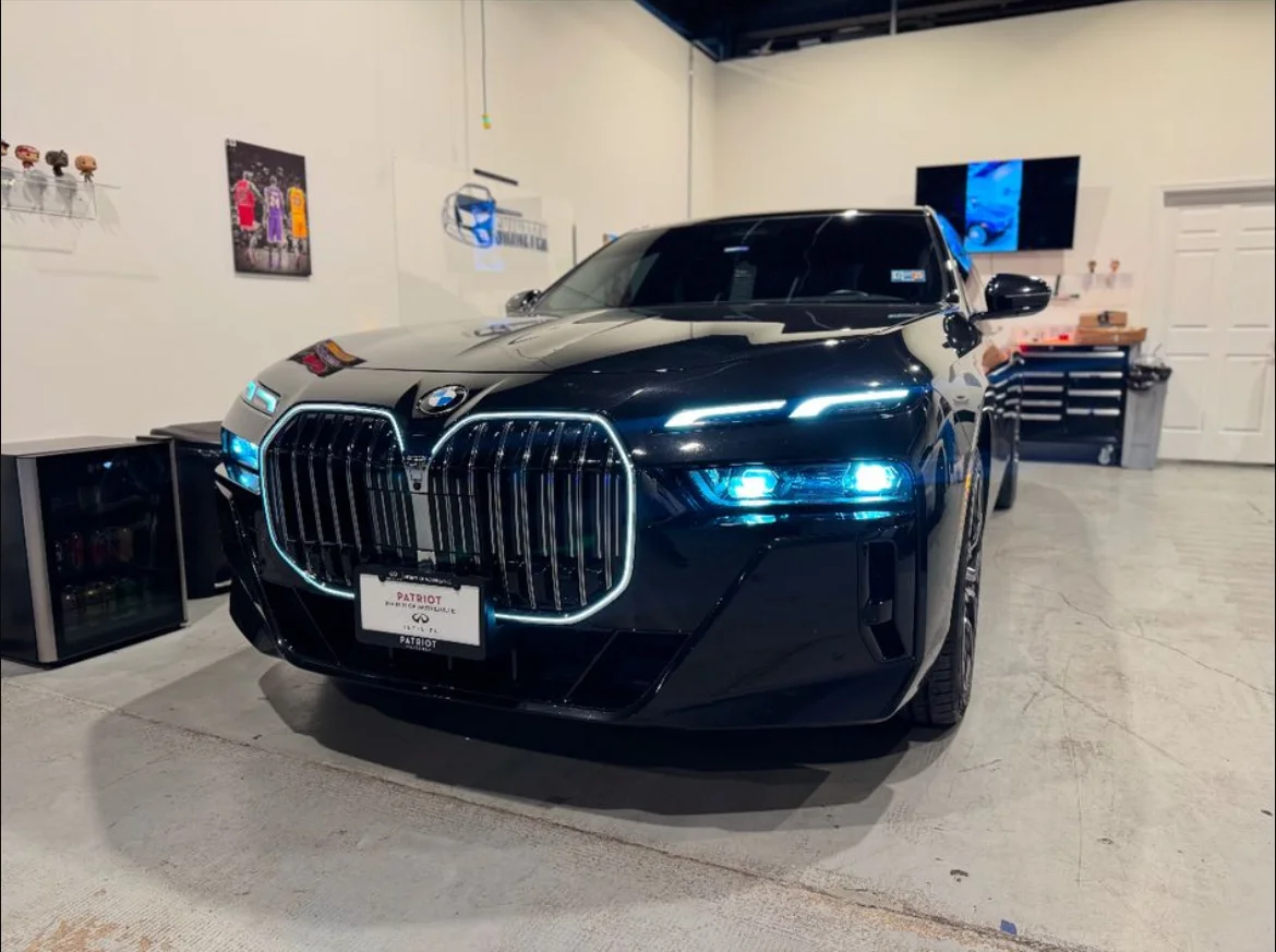 VIP Chauffeur Service in Chicago — Professional, Private, On Time.