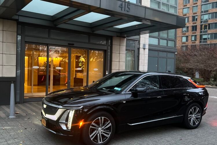 Electric VIP Airport Transfers in New York | Cadillac LYRIQ