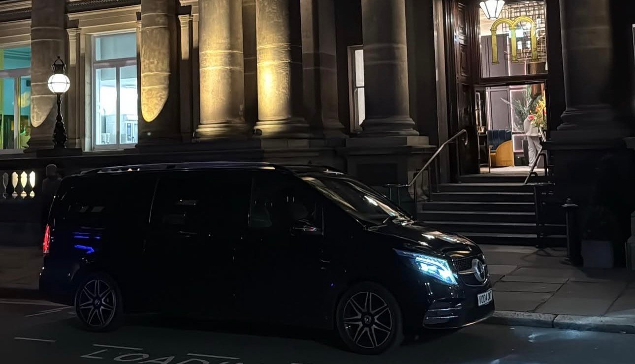 DB Executive Chauffeur Services — Luxury Airport & Executive Transfers in Liverpool & North West UK