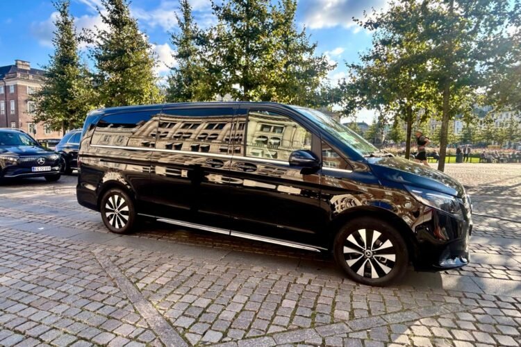 EvoqueX — Premium Chauffeur, Limo & Coach Services Across Scandinavia