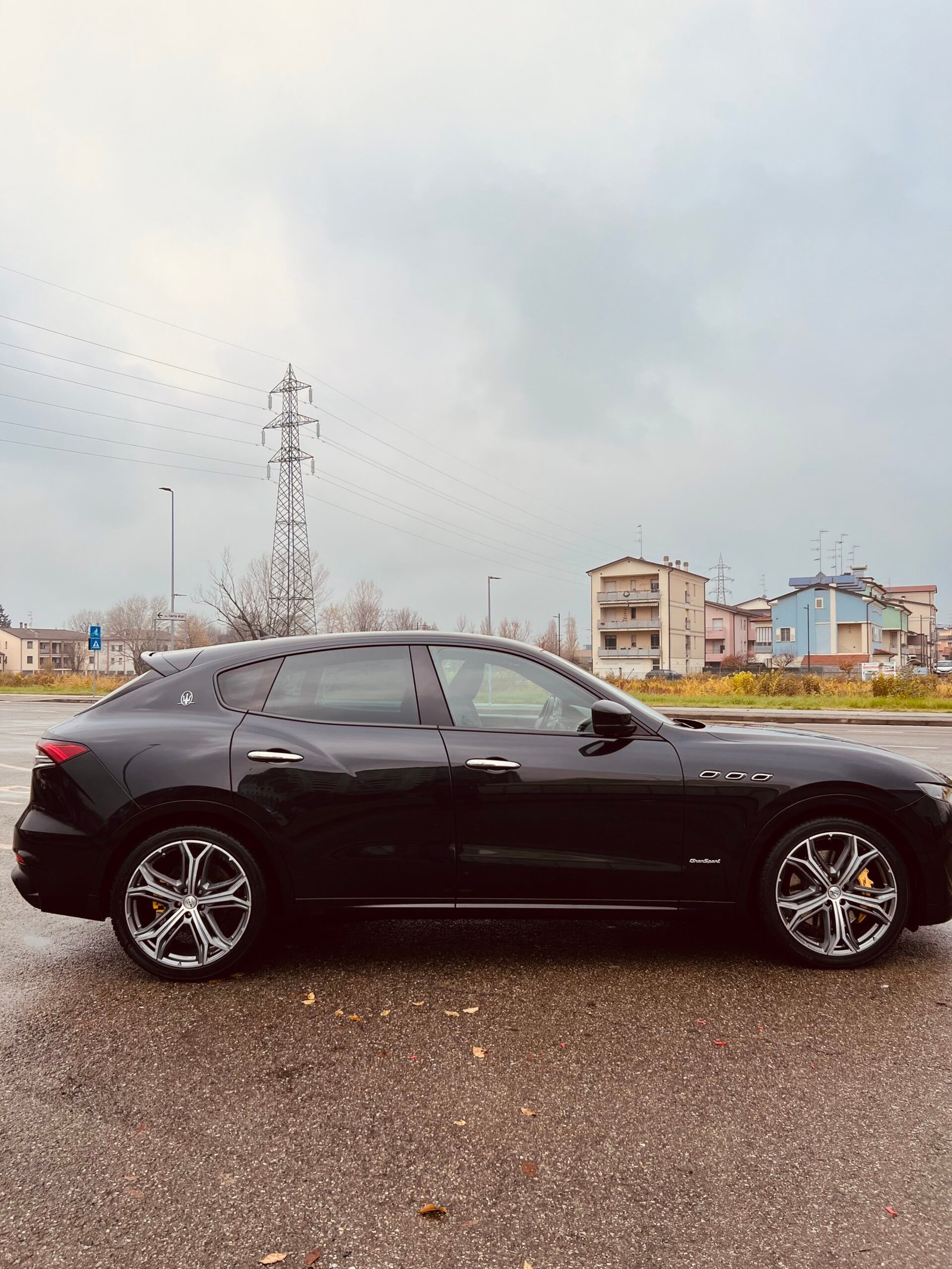 Gandolfi Luxury Transfers – Exclusive Chauffeur Services in Northern Italy