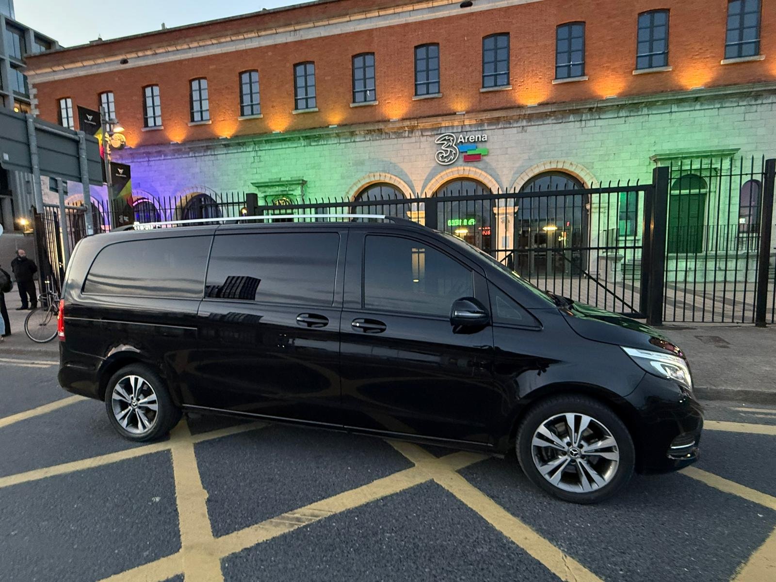 Luxury Chauffeur Service Belfast | Northern Ireland Executive Transport | VIP Airport Transfers Ireland | Corporate & Event Travel